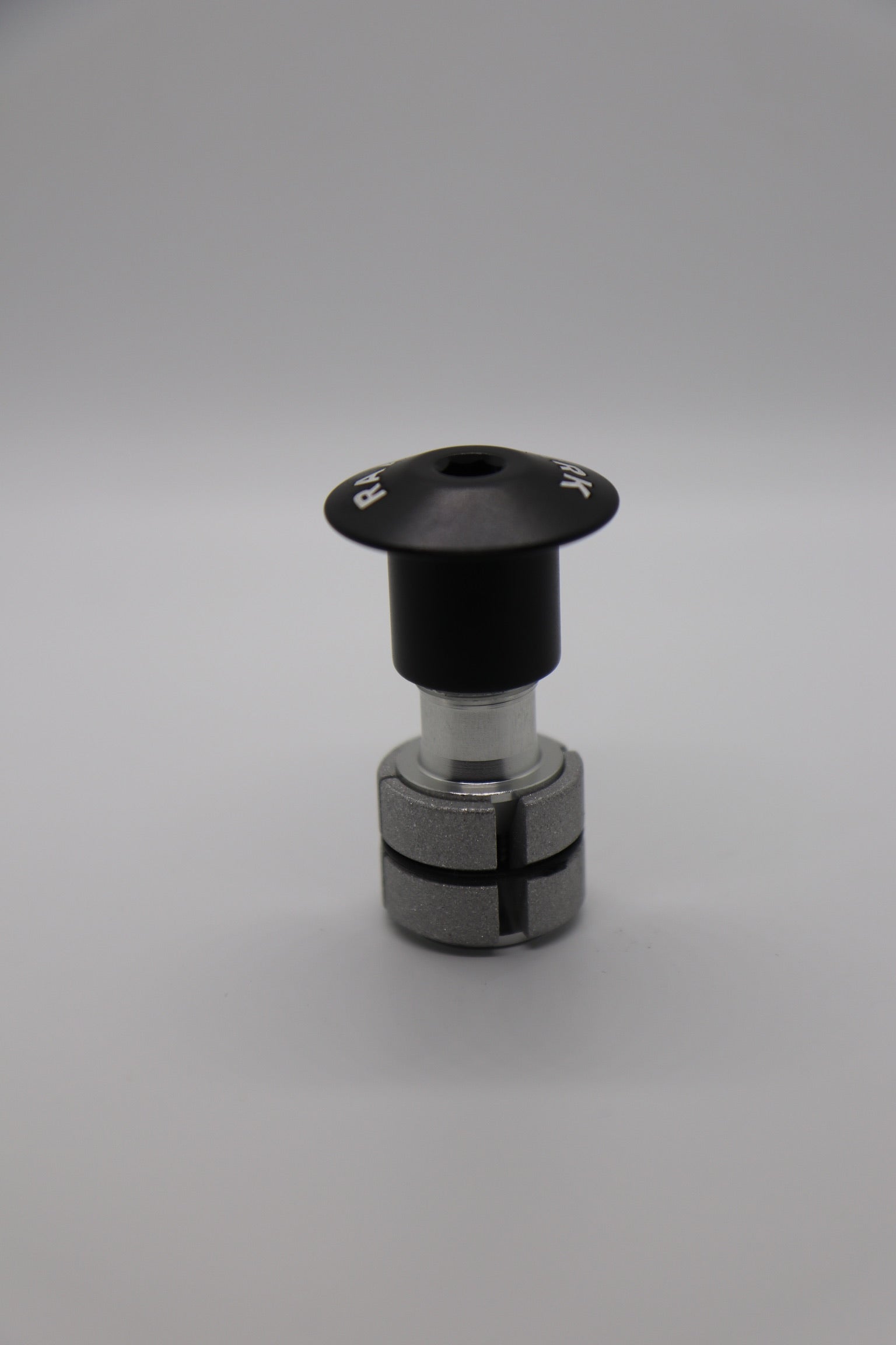 Expander with topcap
